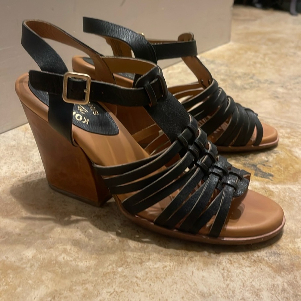 Kork ease Korks nordstroms new black ankle strap leather shoe size 9 size 40.5
